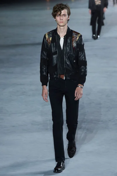 Look 30